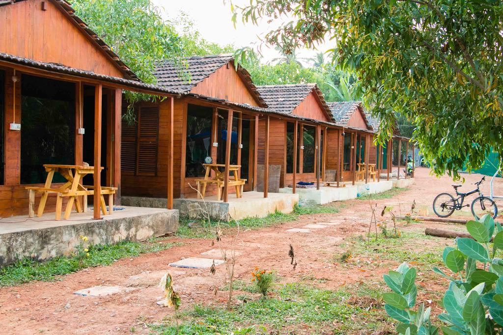 Wonderland Hostel Анжуна Екстер'єр фото