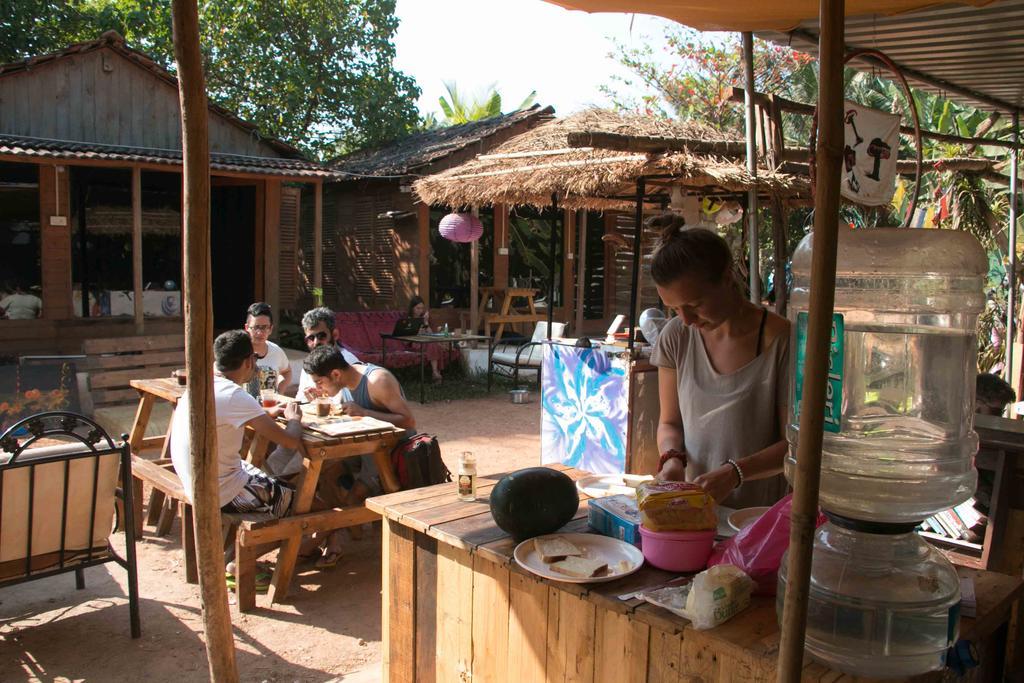Wonderland Hostel Анжуна Екстер'єр фото
