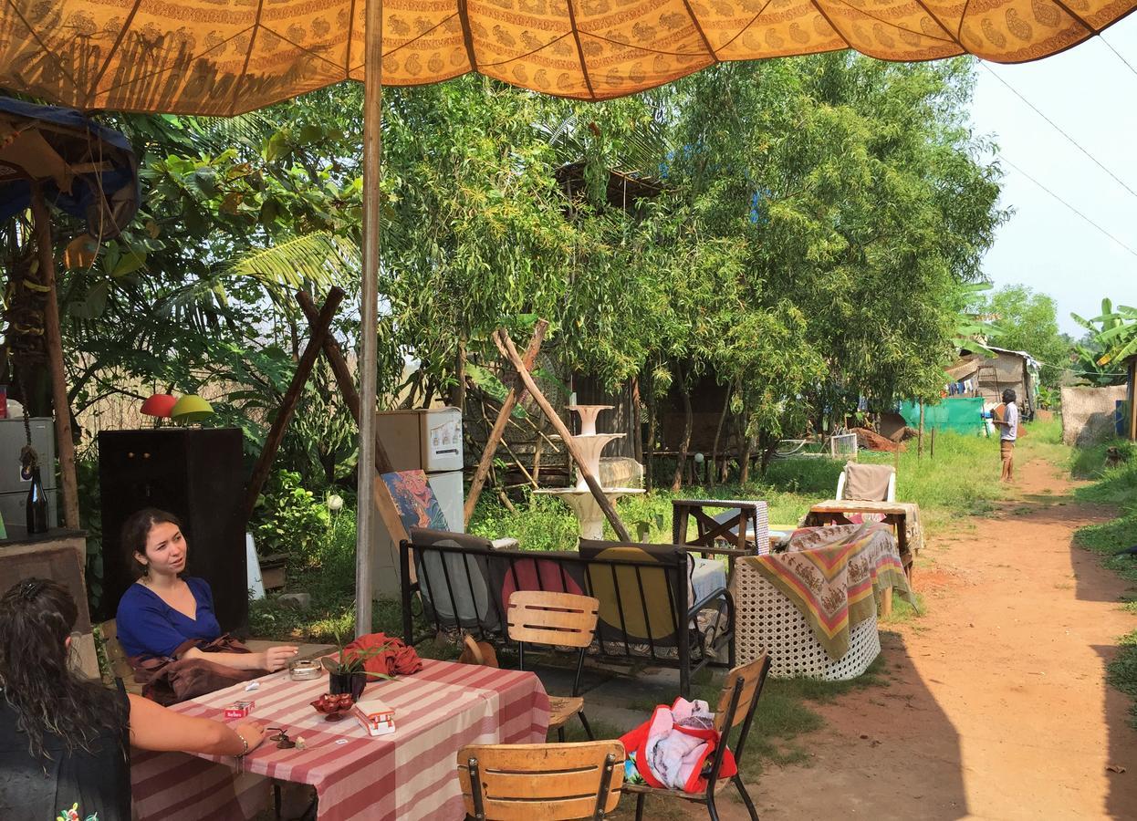 Wonderland Hostel Анжуна Екстер'єр фото