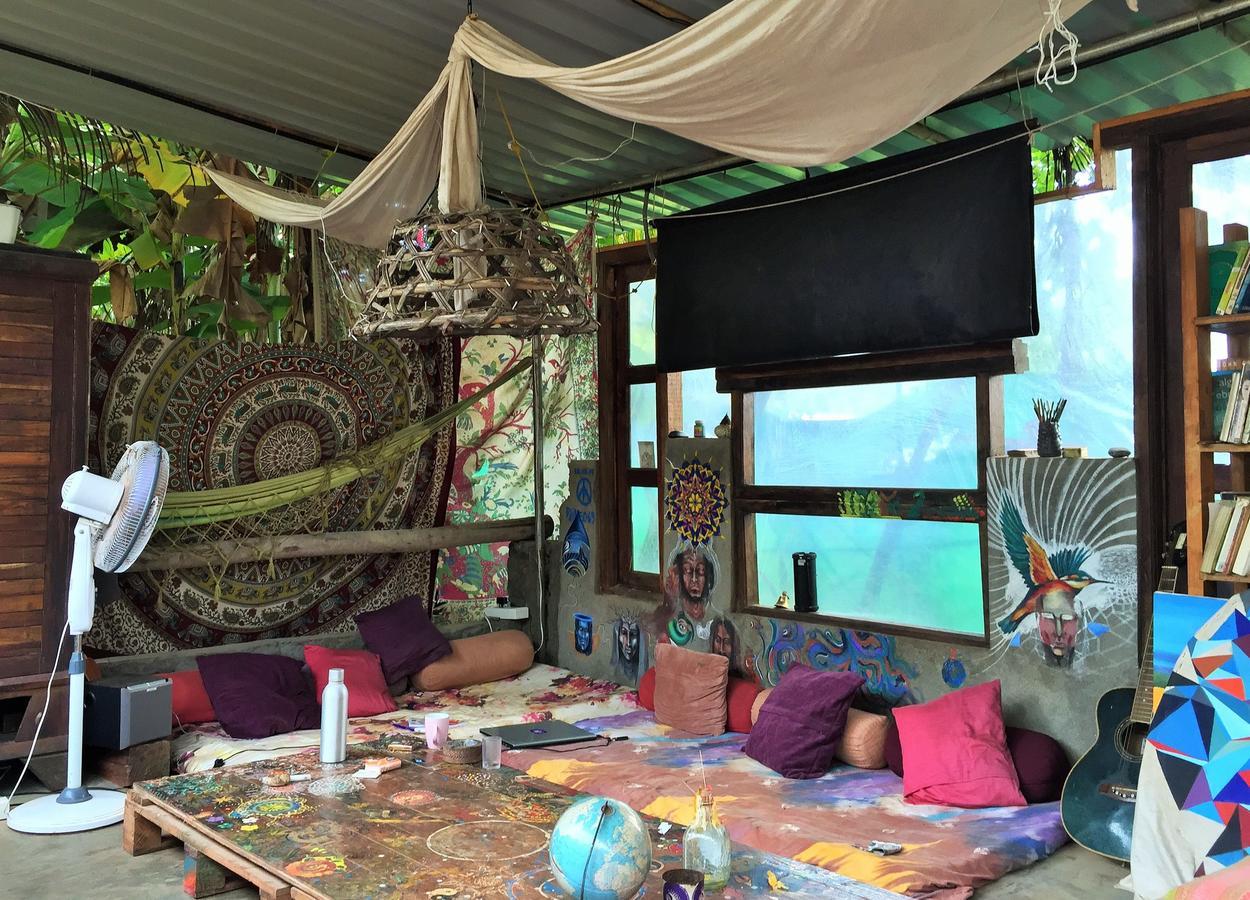 Wonderland Hostel Анжуна Екстер'єр фото