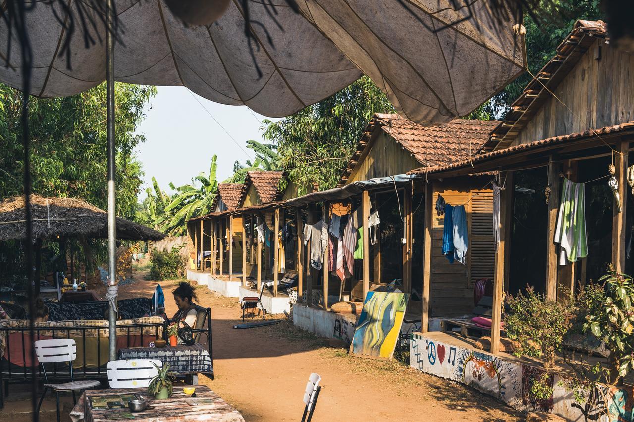 Wonderland Hostel Анжуна Екстер'єр фото