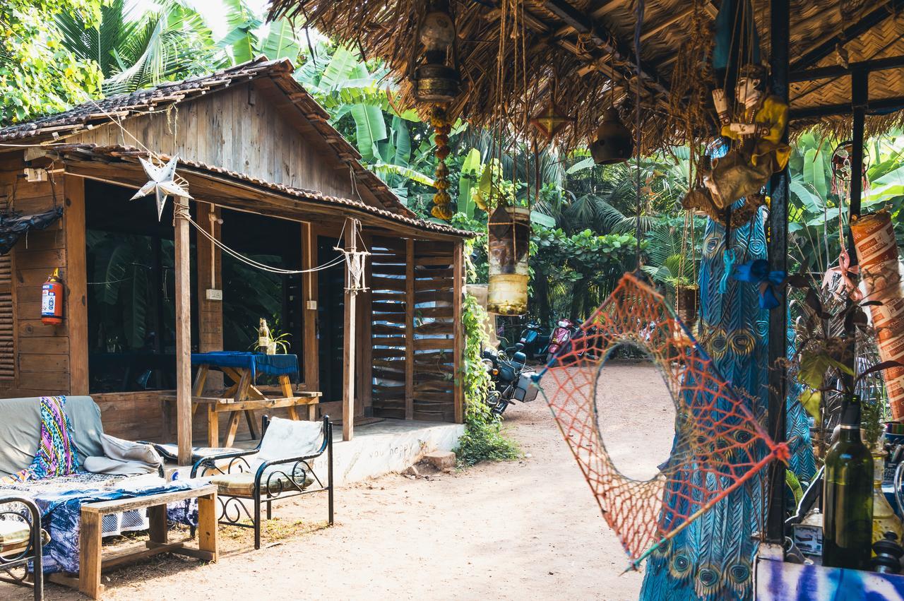 Wonderland Hostel Анжуна Екстер'єр фото