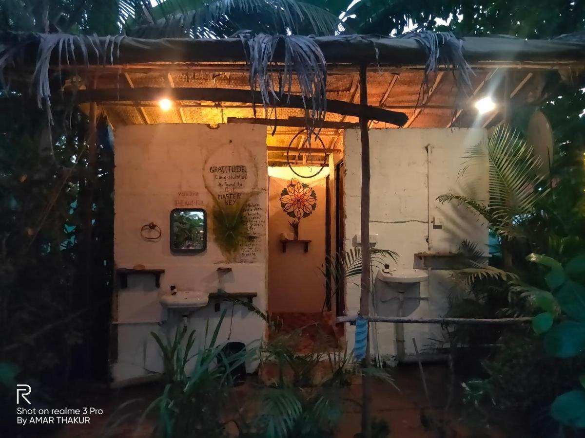Wonderland Hostel Анжуна Екстер'єр фото